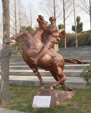 �Ͼ����ܳ�̸Բ�����������