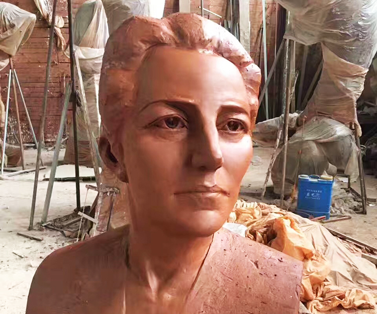 ������ܡ������顷